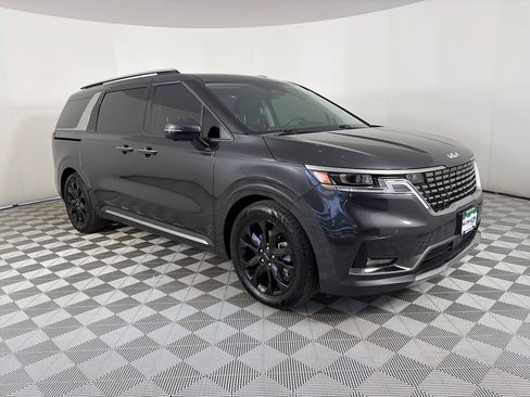 Used 2024 Kia Carnival SX Prestige image 1