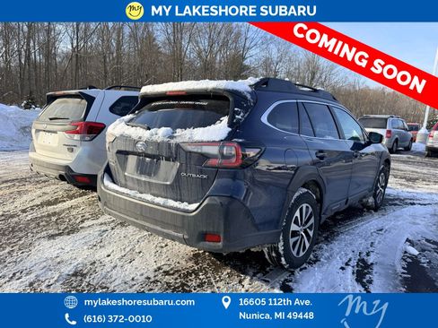 Used 2025 Subaru Outback Premium image 8