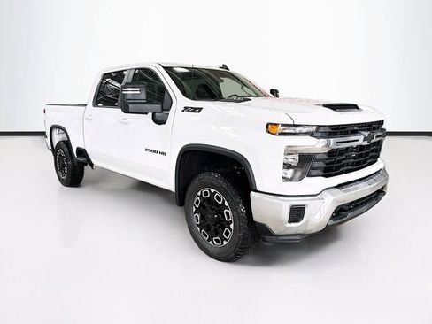 New 2026 Chevrolet Silverado 2500 LT image 3