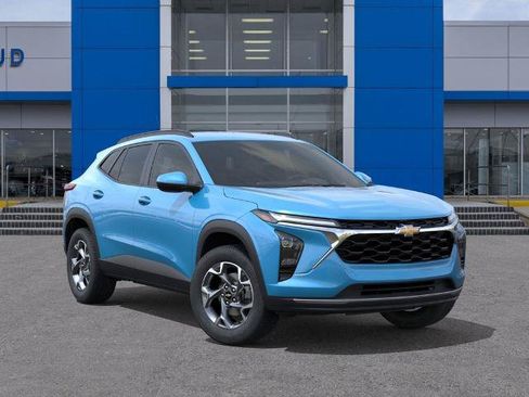 New 2026 Chevrolet Trax LT w/ Driver Confidence Package FWD image 7