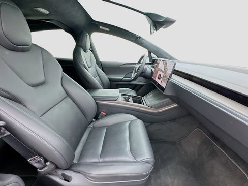 Used 2023 Tesla Model X Standard Range image 20