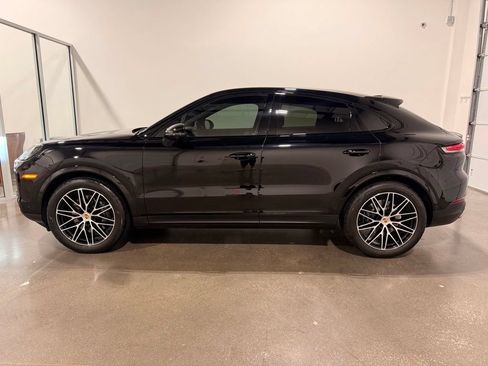 Used 2024 Porsche Cayenne Coupe AWD/4WD image 8