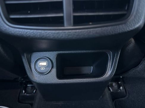 Used 2023 Kia Seltos SX image 40