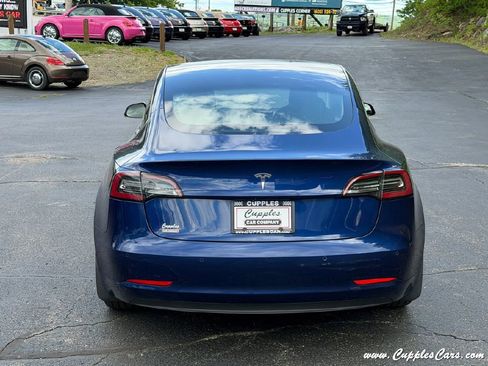 Used 2020 Tesla Model 3 Standard Range Plus RWD image 35