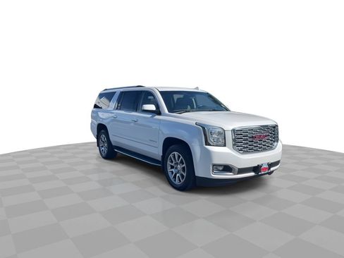Used 2018 GMC Yukon XL Denali w/ Open Road Package AWD/4WD image 2
