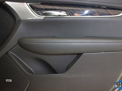 Used 2025 Cadillac XT6 Premium Luxury image 11