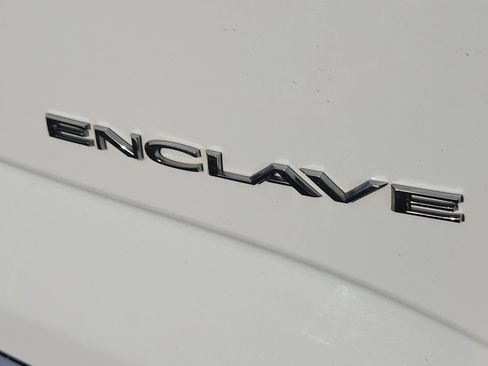 Used 2019 Buick Enclave Essence image 25