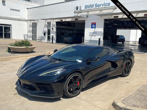 Used 2022 Chevrolet Corvette Stingray Preferred Cpe w/ Z51 Performance Package RWD image 1