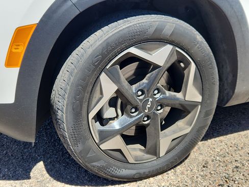 Used 2024 Kia Seltos EX image 7