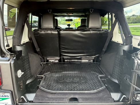 Used 2018 Jeep Wrangler Unlimited Sahara AWD/4WD image 42
