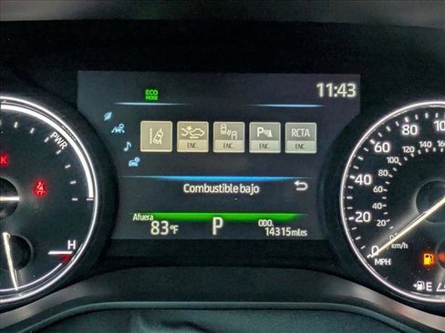 Used 2024 Toyota Sienna Limited image 11