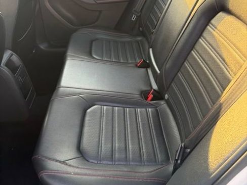Used 2017 Volkswagen Jetta GLI FWD image 9