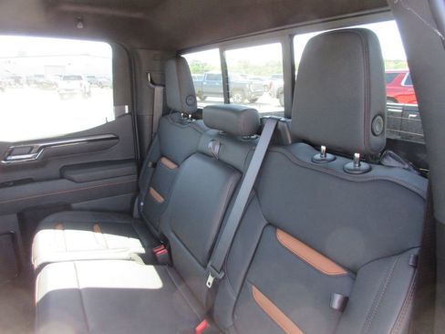 New 2026 GMC Sierra 1500 AT4 w/ AT4 Premium Package AWD/4WD image 14