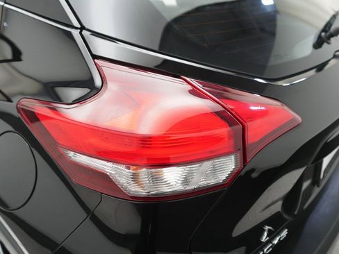 Used 2018 Nissan Kicks SV image 31