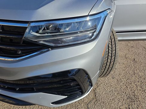 Used 2023 Volkswagen Tiguan SE R-Line image 40