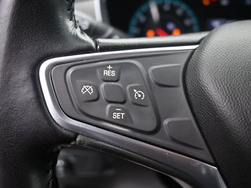 Used 2018 Chevrolet Equinox LT image 23