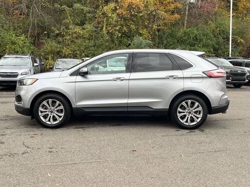 Used 2024 Ford Edge Titanium image 2