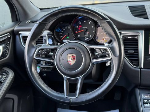 Used 2017 Porsche Macan AWD/4WD image 18