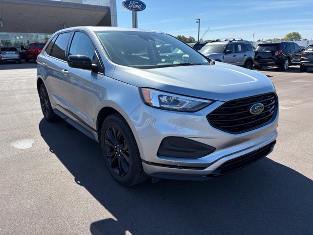 Certified 2024 Ford Edge SE w/ Black Appearance Package AWD/4WD image 9