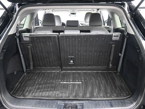 Used 2023 Toyota Highlander L image 23