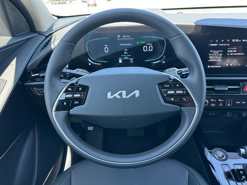 New 2025 Kia Niro EX image 16