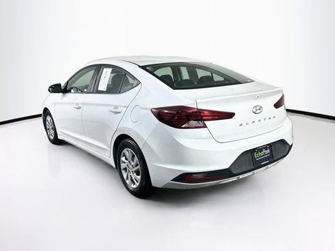 Used 2019 Hyundai Elantra SE w/ Cargo Package FWD image 5