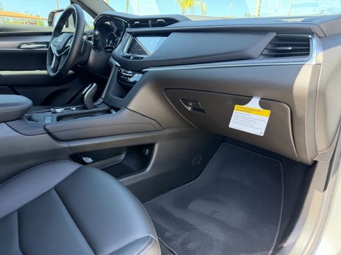 New 2026 Cadillac XT5 Luxury FWD image 12