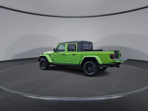 Used 2025 Jeep Gladiator Sport image 6