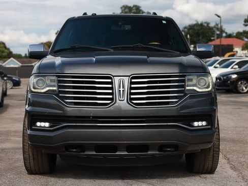 Used 2016 Lincoln Navigator Select RWD image 22
