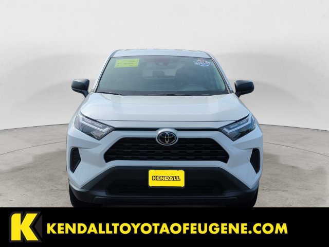Used 2025 Toyota RAV4 LE AWD/4WD image 2