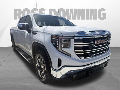 Used 2023 GMC Sierra 1500 SLT AWD/4WD image 3