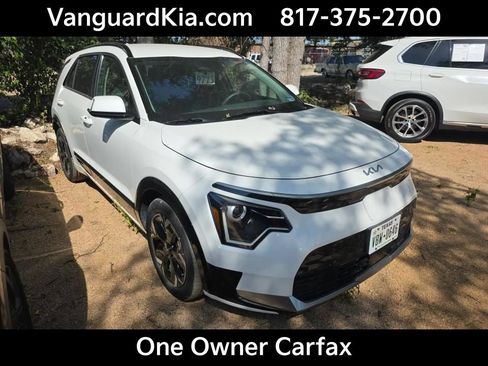 Certified 2024 Kia Niro Wind FWD image 2