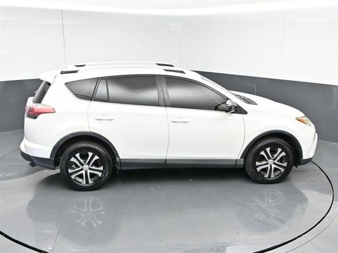 Used 2016 Toyota RAV4 LE image 12