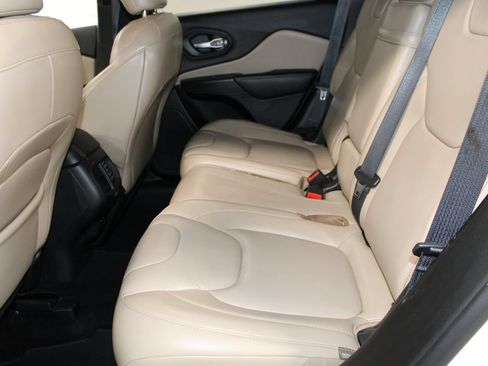 Used 2016 Jeep Cherokee Limited AWD/4WD image 18