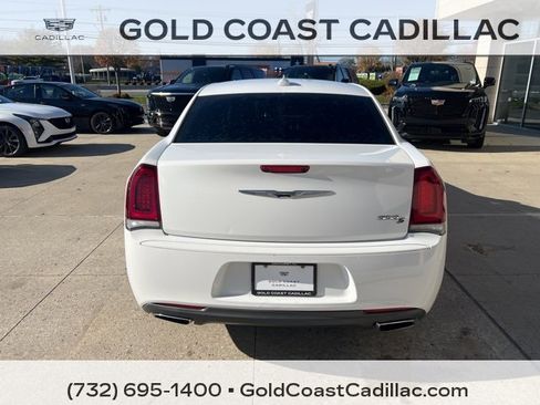 Used 2018 Chrysler 300 S image 3