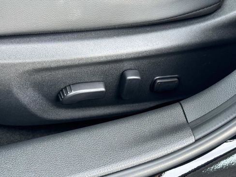 Used 2023 Nissan Sentra SR w/ SR Premium Package image 16