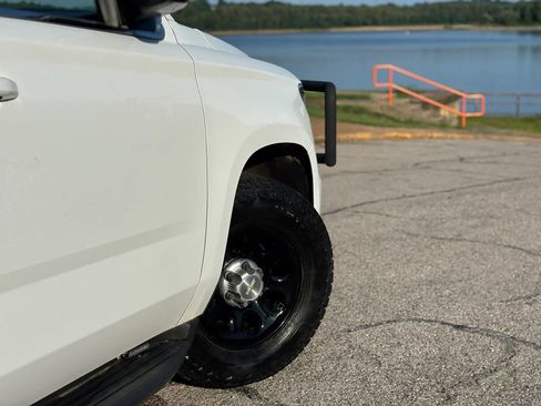 Used 2017 Chevrolet Tahoe 4WD image 21