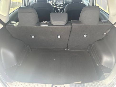 Used 2022 Kia Soul LX FWD image 35