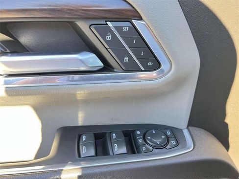 Used 2024 GMC Sierra 2500 SLT w/ SLT Premium Package image 11