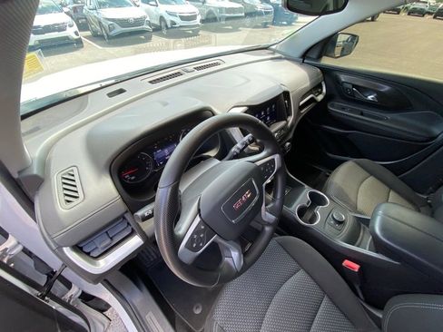 Used 2022 GMC Terrain SLE w/ Elevation Edition image 9