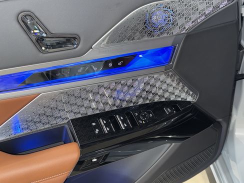 Used 2026 BMW 740i w/ Premium Package image 19