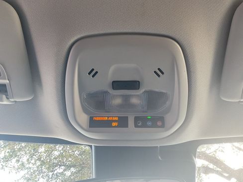 Used 2025 Chevrolet Trax LT FWD image 14
