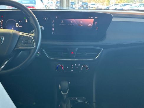 Used 2025 Buick Encore GX Preferred image 25