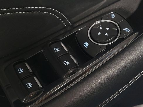 Used 2019 Ford Edge Titanium w/ Cold Weather Package AWD/4WD image 27