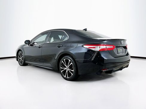 Used 2020 Toyota Camry SE image 5