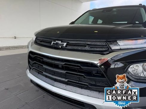 Used 2023 Chevrolet TrailBlazer LT FWD image 2