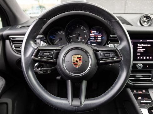 Certified 2024 Porsche Macan AWD/4WD image 13
