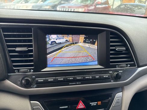 Used 2018 Hyundai Elantra SEL FWD image 9