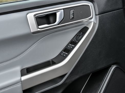 Used 2023 Ford Explorer XLT w/ Equipment Group 202A image 12