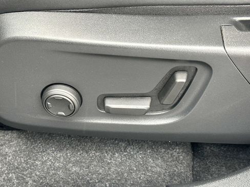 Certified 2023 Volvo C40 P8 Recharge Ultimate image 18